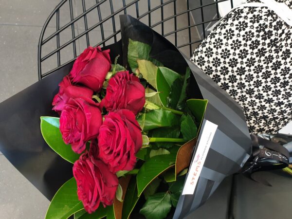 Only U – Premium Red Roses