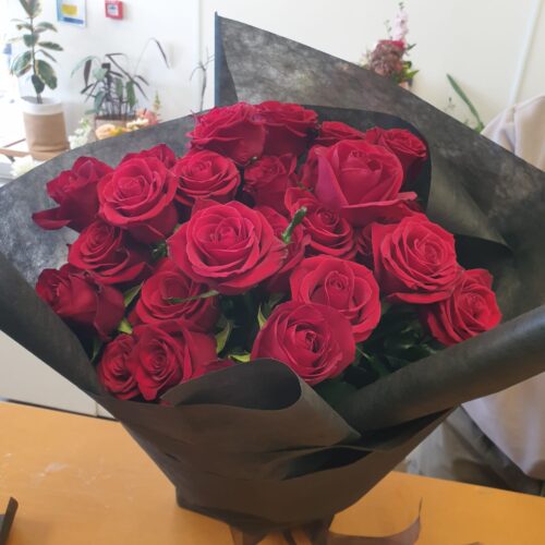 Only U – Premium Red Roses