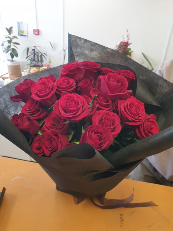 Only U – Premium Red Roses